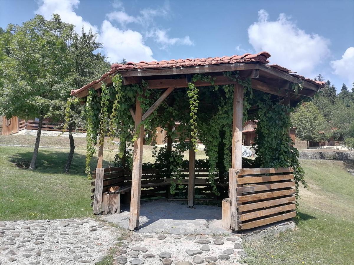 Livadaki Village Megali Kapsi Esterno foto